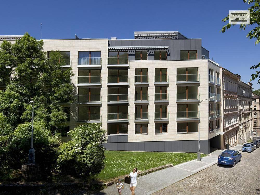 Mozart Central Apartments With Garage Prag Eksteriør billede